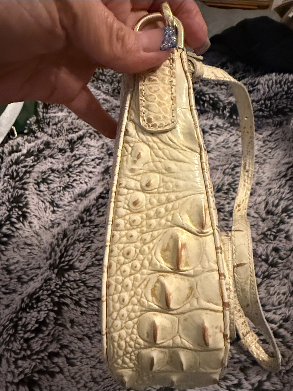 Brahmin Cream and Gold Croc-Embossed Leather Crossbody Bag - Picture 4 of 5